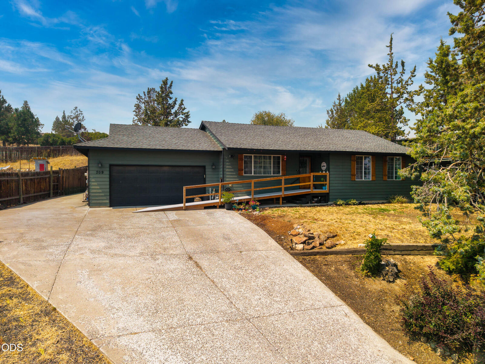 Property Photo:  709 SW Lorraine Drive  OR 97741 