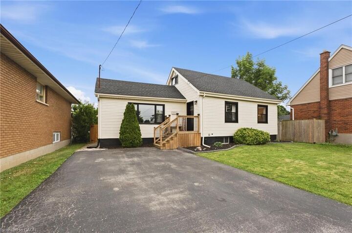 Property Photo: 481 Upper Gage Avenue ON L8V 4J2