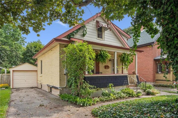 Property Photo:  153 Hewat Street  ON N3H 4H2 