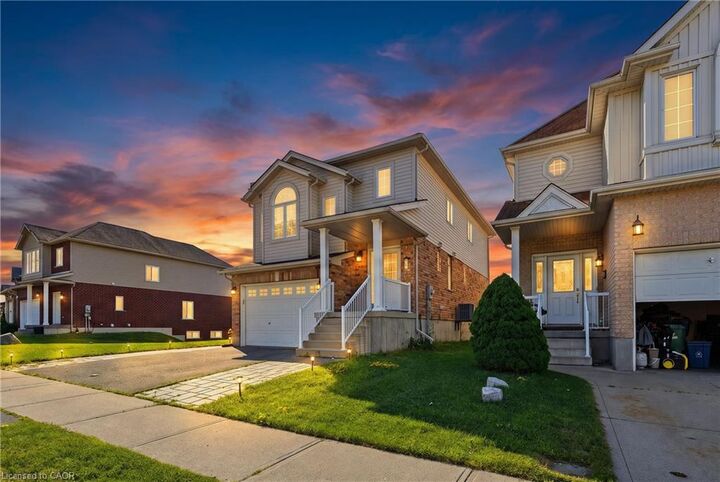 Property Photo: 287 Westmeadow Drive Upper ON N2N 3P9