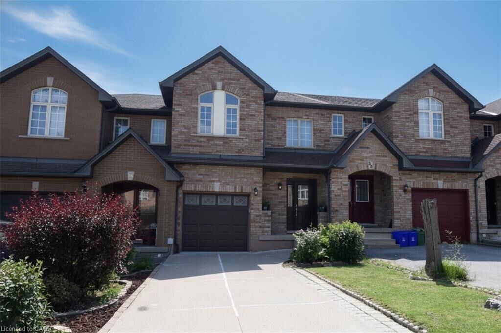 Property Photo:  57 Townmansion Drive  ON L8T 5A6 