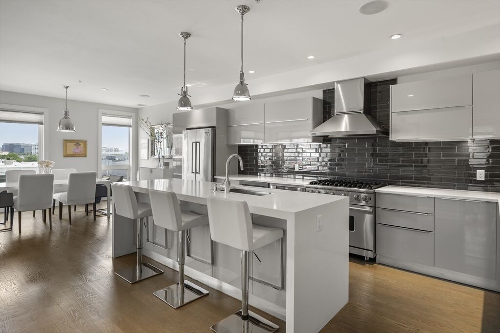 Property Photo: 407 W 1st 302 MA 02127