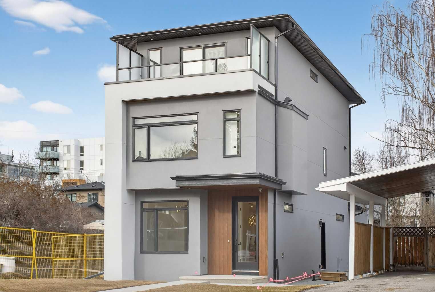 Property Photo: 720 52 Avenue SW AB T2V 0B5