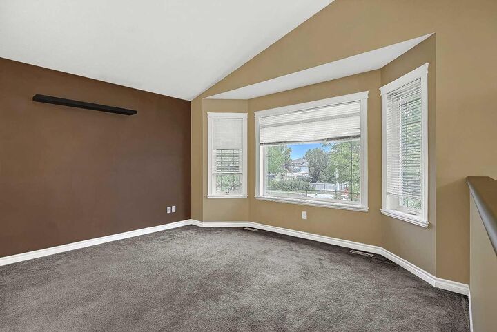 Property Photo: 120 Pinnacle Boulevard AB T8W 2V7