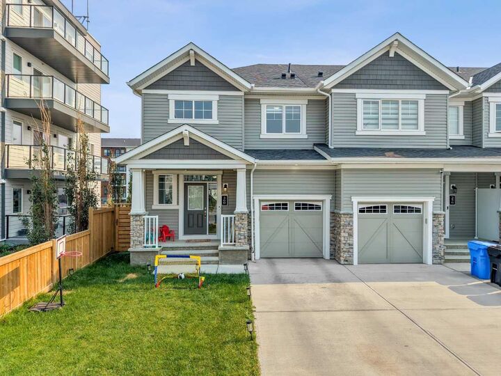 260 Carringham Way NW — photo 1