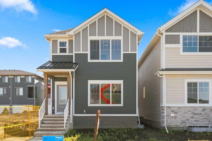 92 Buffaloberry Manor SE — photo 1