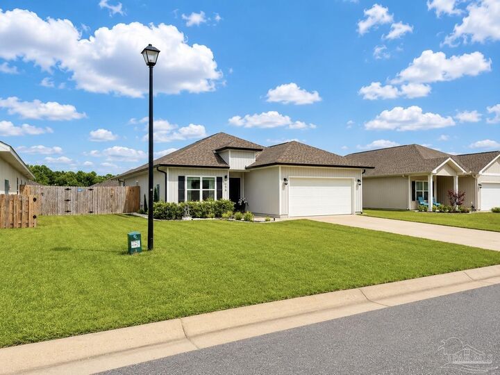 Property Photo: 9656 Sagewood Dr FL 32526