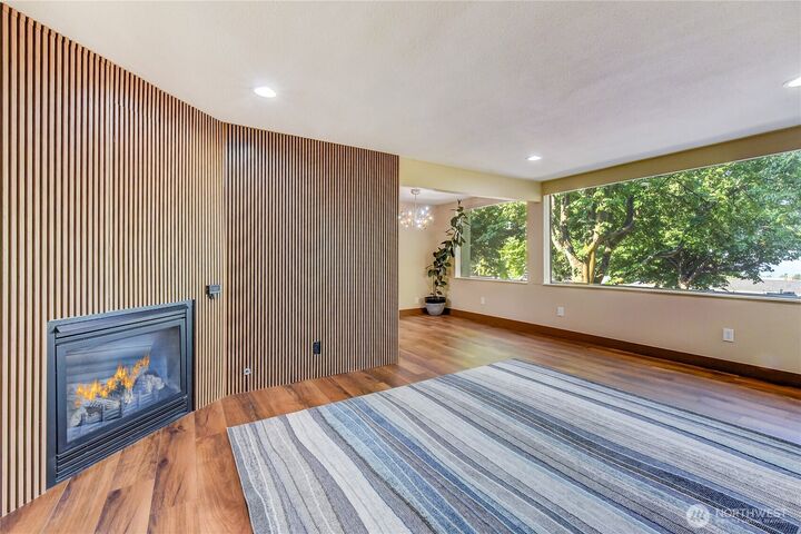 Property Photo:  5038  California Avenue SW 1  WA 98136 