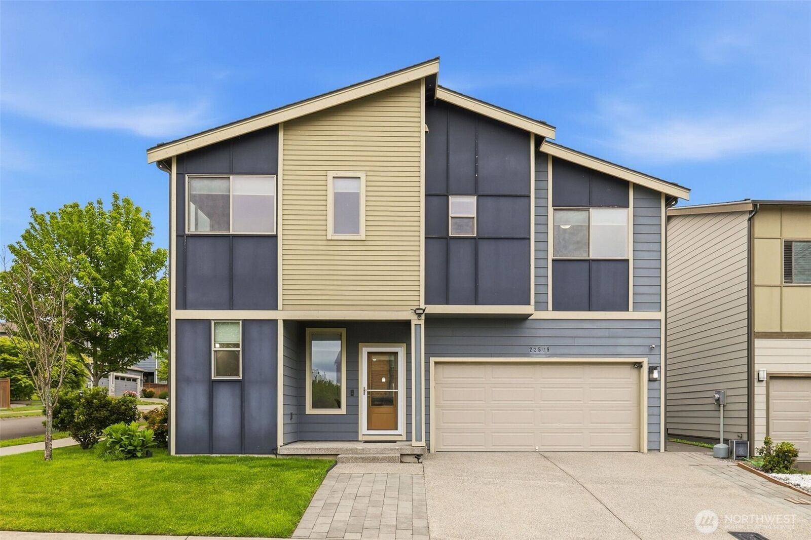Property Photo: 22509 SE 283rd Street WA 98038
