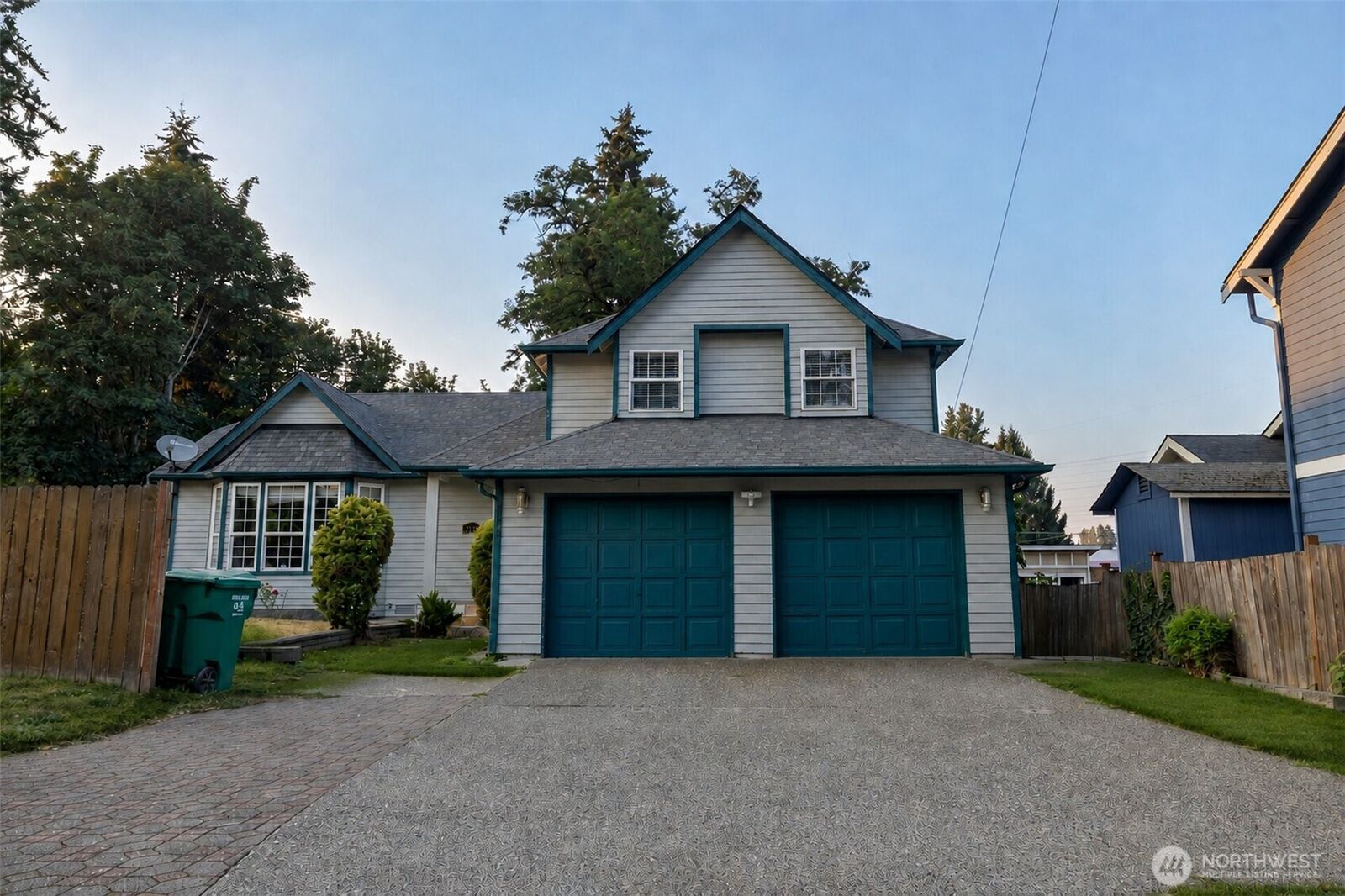 Property Photo:  5018  Ryan Way  WA 98178 