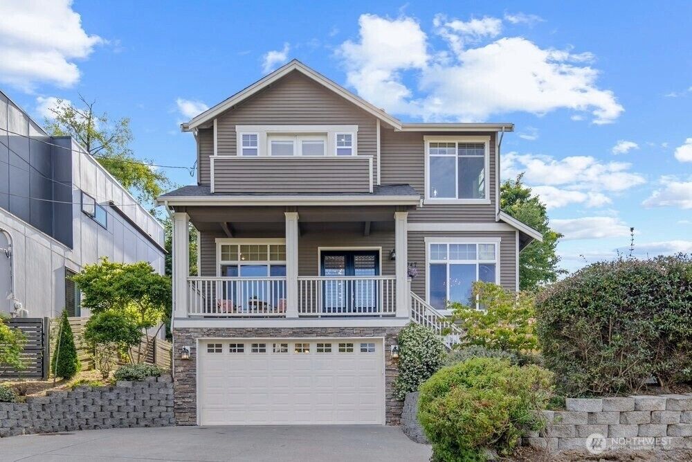 Property Photo:  4047  Willams Avenue W  WA 98199 