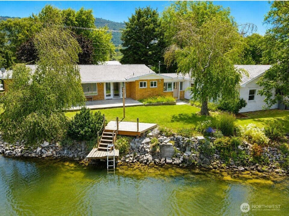Property Photo: 1616 Cherry Street WA 98844
