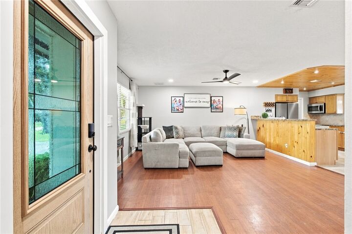 Property Photo: 410 38th Avenue FL 32968