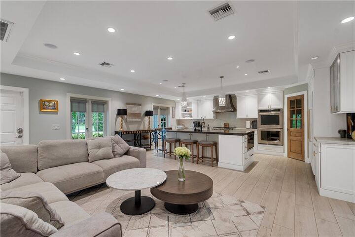 Property Photo: 207 Conn Way FL 32963