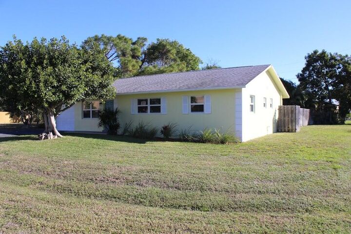 Property Photo: 2104 NE 1st Court FL 33435