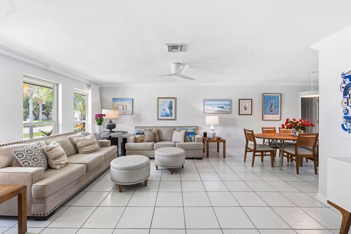 Property Photo: 6372 Sleepy Willow Way FL 33484