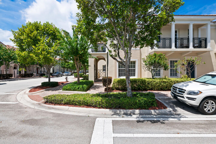 Property Photo:  870 NW 83rd Lane  FL 33487 