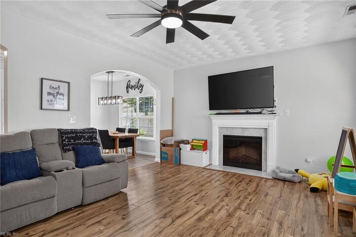 Property Photo:  2000 Paramont Ave  VA 23320 