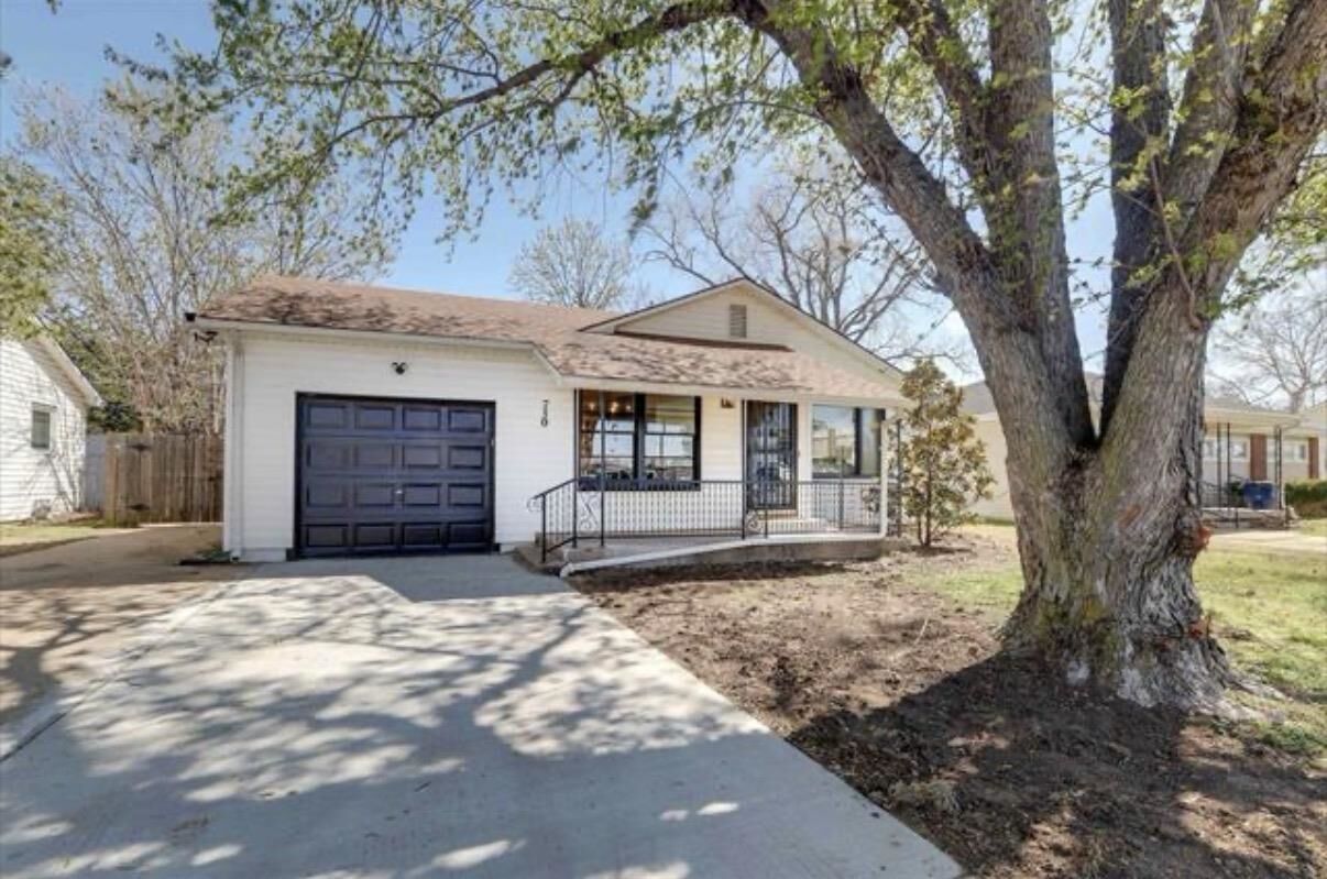Property Photo: 750 N McComas St KS 67203