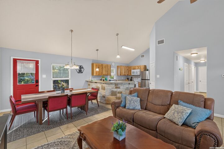 Property Photo:  639 Rimrock Cv  TX 78070 