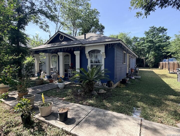 Property Photo:  755 Gladstone  TX 78225 