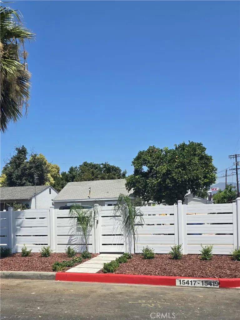 Property Photo:  15417 Tuba Street  CA 91345 