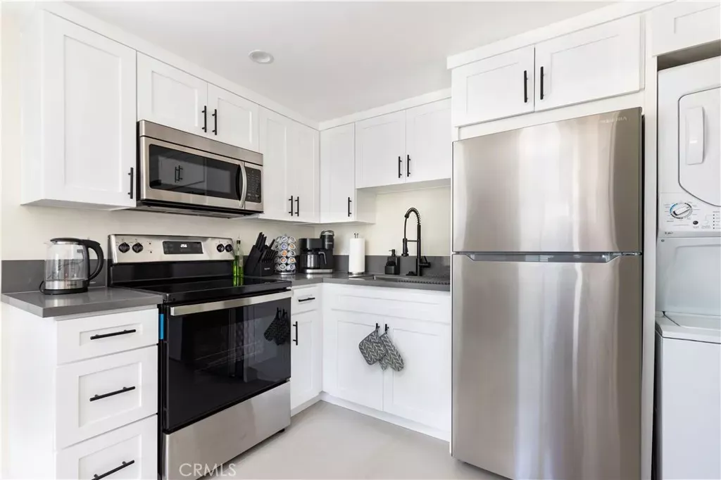 Property Photo:  20662 Lemay Street  CA 91306 