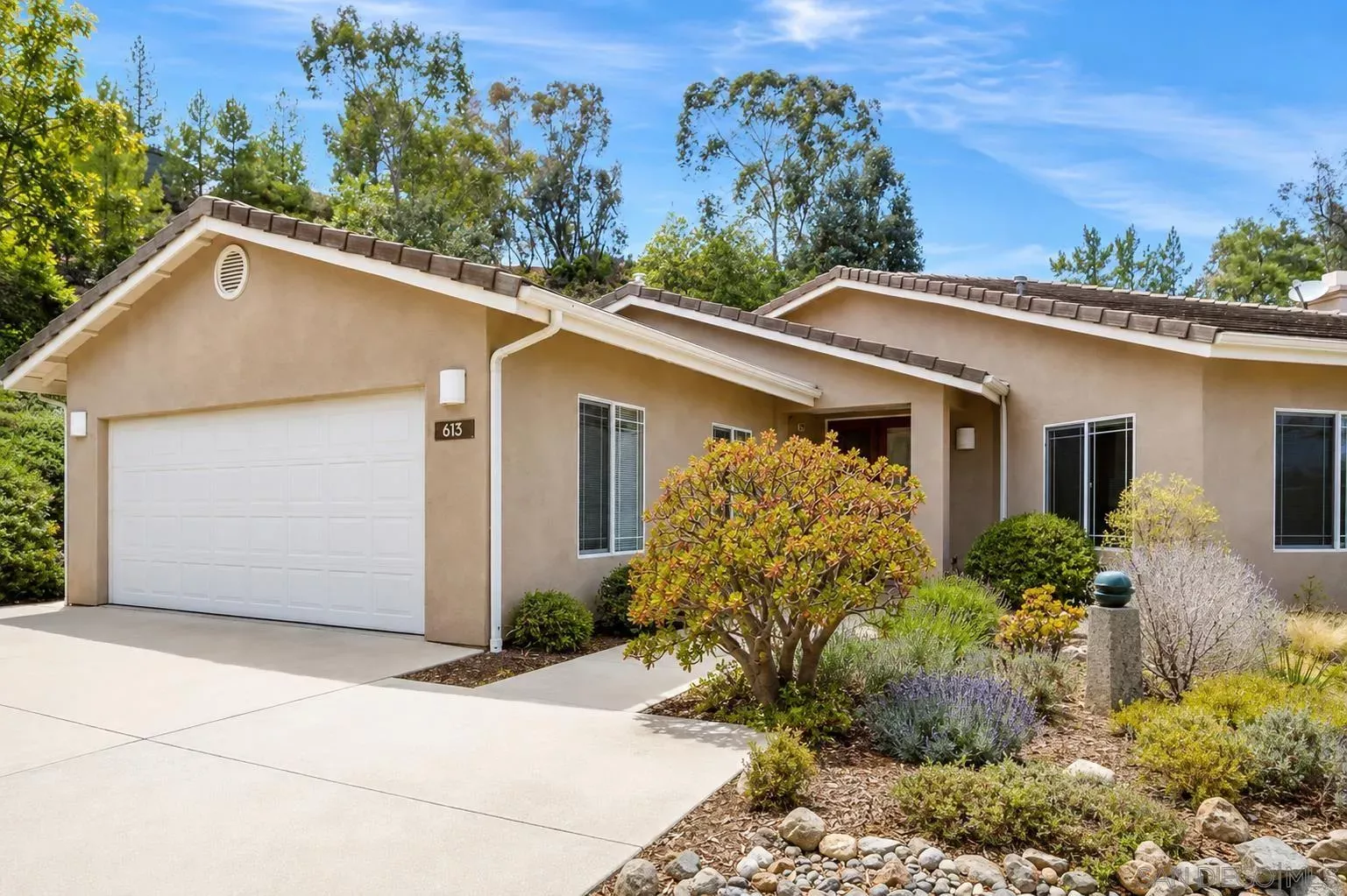 Property Photo:  613 Carnation Ln  CA 92028 