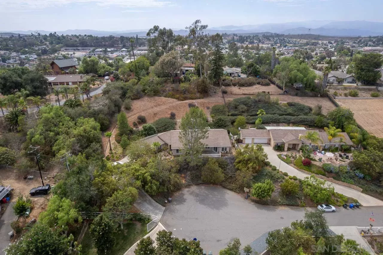 Property Photo: 613 Carnation Ln CA 92028