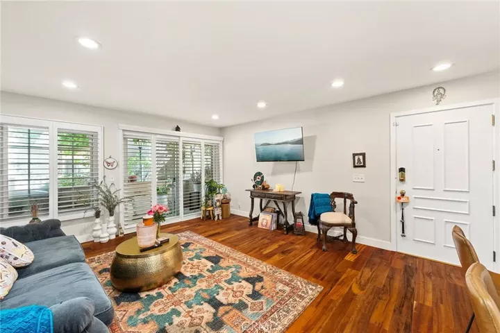 Property Photo: 3860 Amberly CA 90305