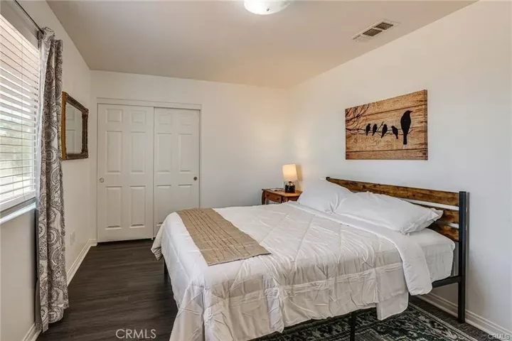 Property Photo:  