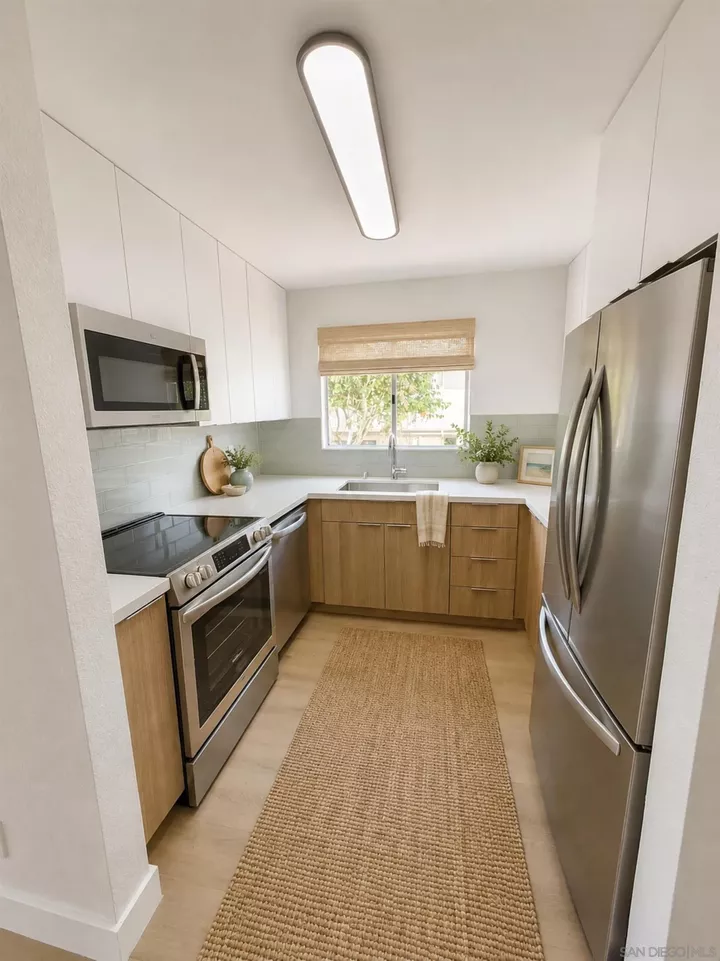 Property Photo: 3020 Cowley Way 210 CA 92117