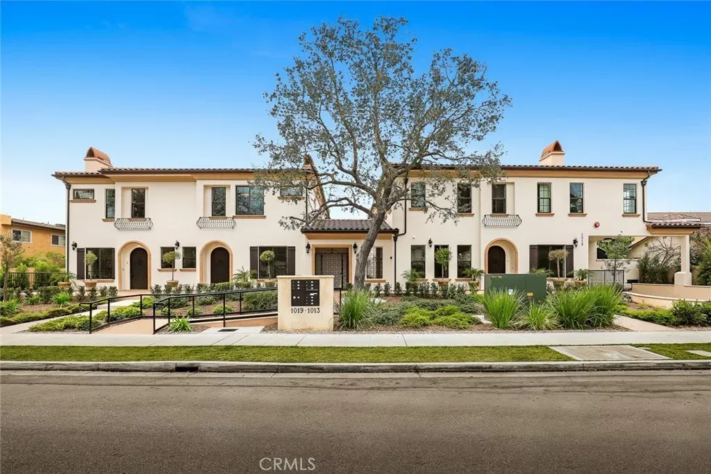 Property Photo:  1013 Holly Avenue A  CA 91007 
