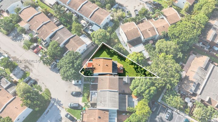 Property Photo: 11352 SW 69th Ter FL 33173