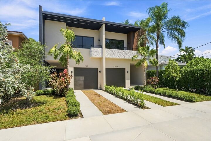 Property Photo: 2927 SW 36th Ave FL 33133