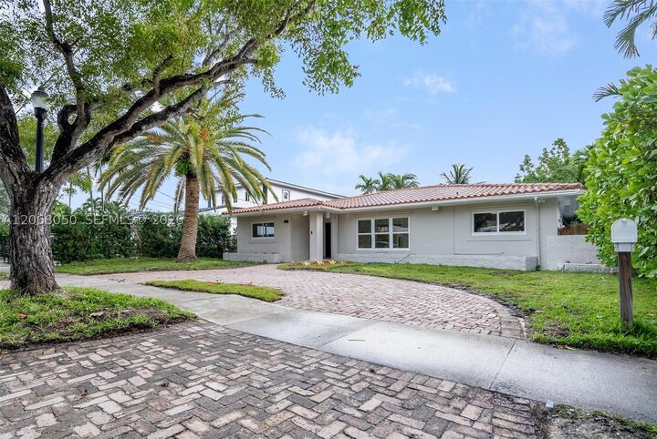 Property Photo:  1710 Cleveland Rd 0  FL 33141 