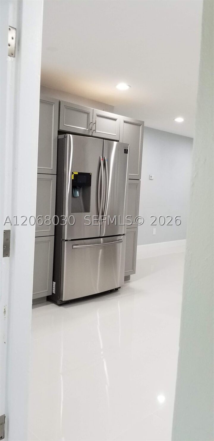 Property Photo:  980 Oleander Rd  FL 33037 