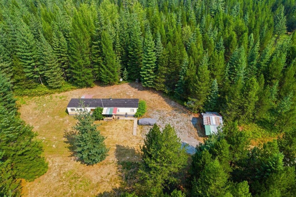Property Photo:  1319 Kings Lake Rd  WA 99180 