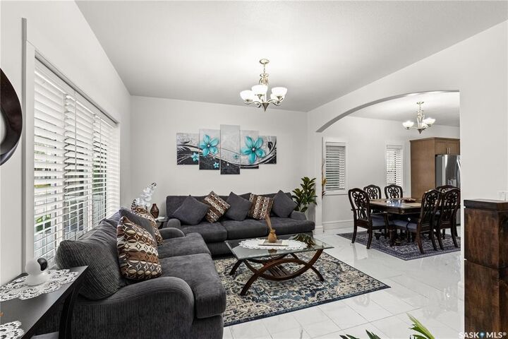 Property Photo: 230 Wyant Lane SK S7S 1N1