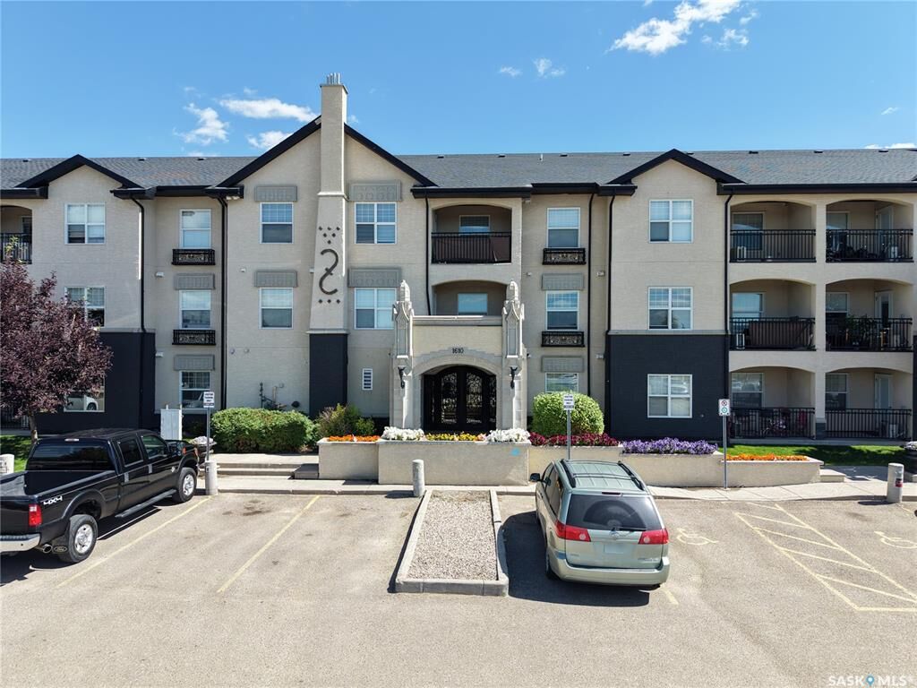 Property Photo:  1610 Dakota Drive 102  SK S4Z 0A5 