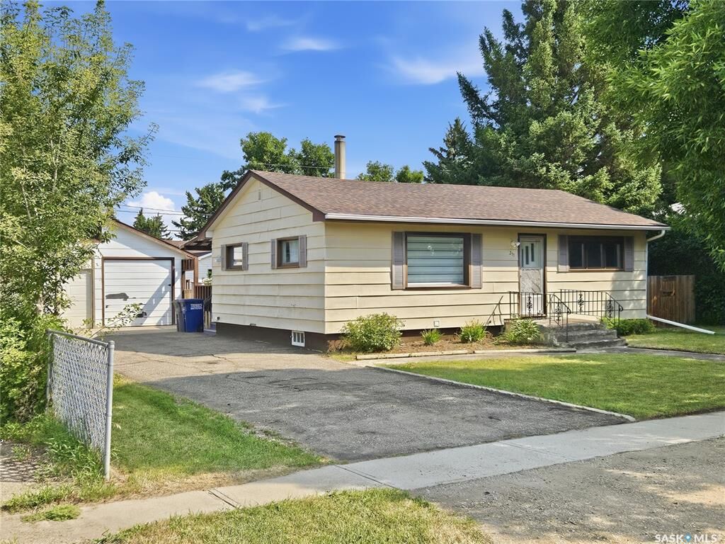 Property Photo:  211 3rd Avenue W  SK S0L 0Z0 