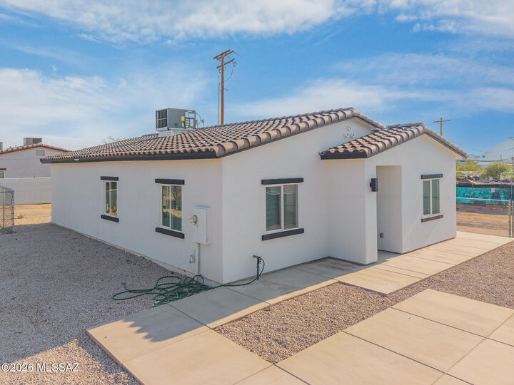 Property Photo:  1225 S Herndon Avenue  AZ 85713 