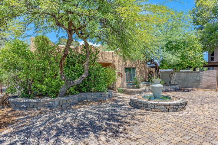 Property Photo:  2421 E Speedway Boulevard  AZ 85719 