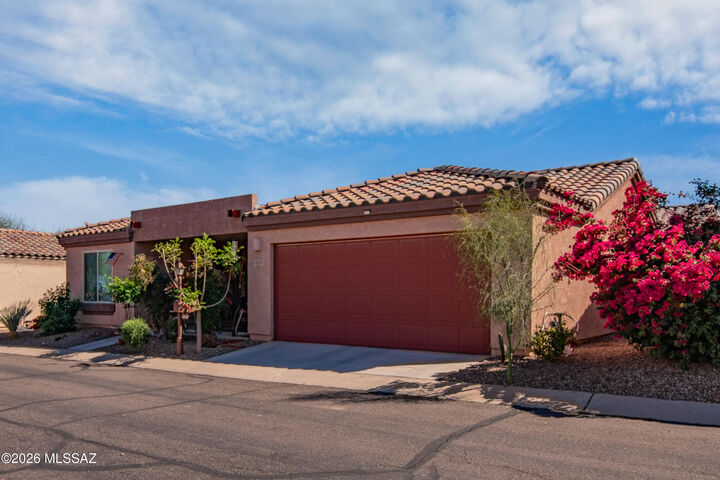 Property Photo:  1345 W Vuelta Del Yunque  AZ 85629 