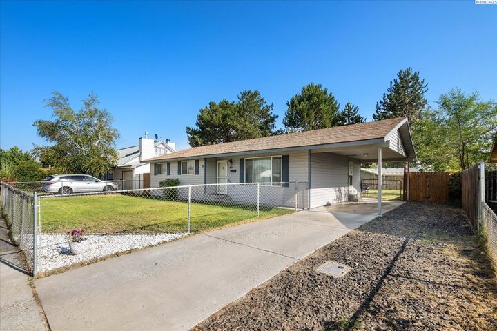 Property Photo: 431 W 10th Ave WA 99336