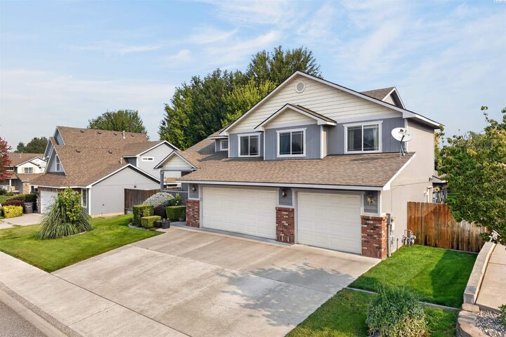 Property Photo: 8514 W 3rd Ave WA 99336