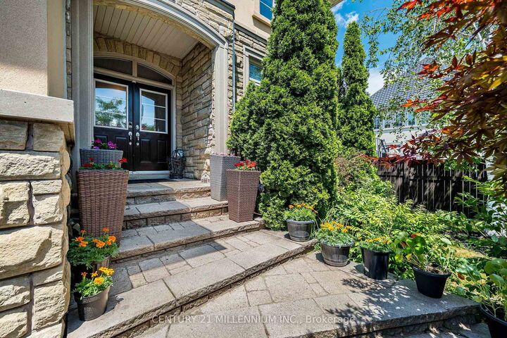 Property Photo:  4 Belleville Drive  ON L6P 1V7 