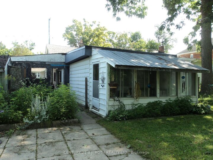 Property Photo:  137 Dufferin Street  ON L3V 5T1 