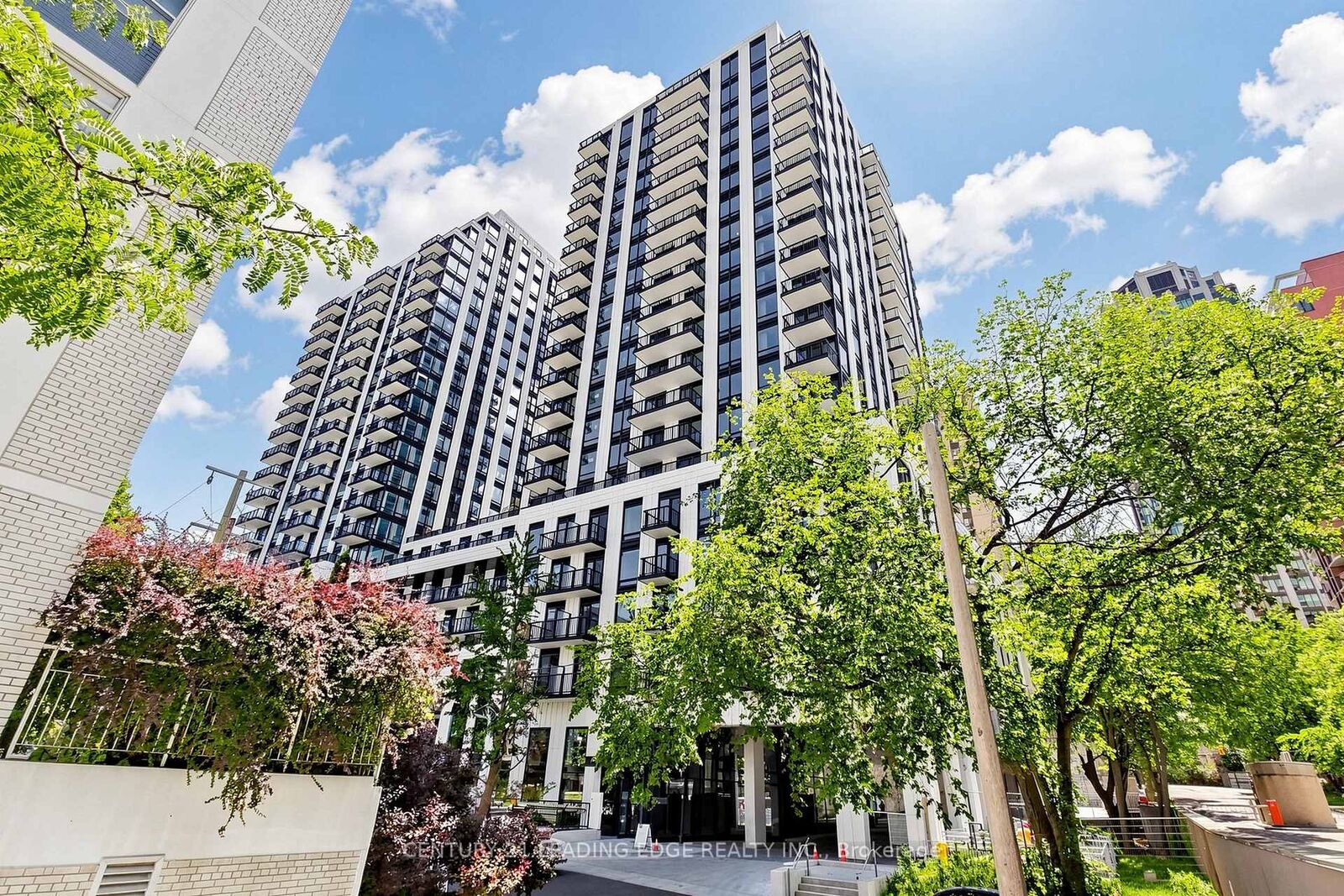 Property Photo:  89 Montclair Avenue 925  ON M5P 0A9 