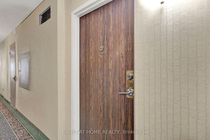 Property Photo: 100 Prudential Drive 1608 ON M1P 4V4